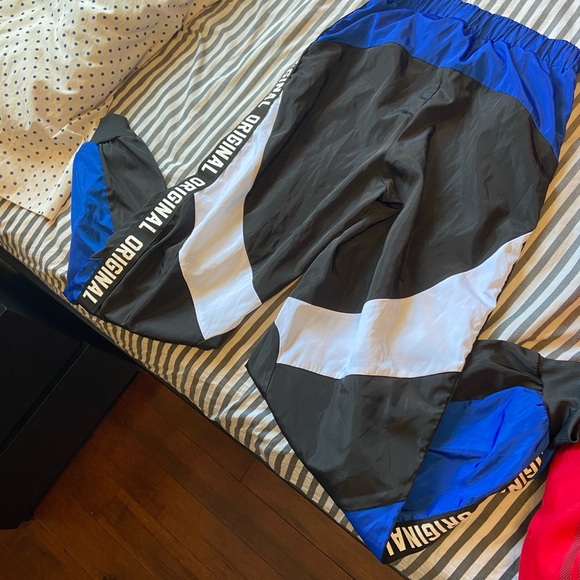 pants - Picture 2 of 3